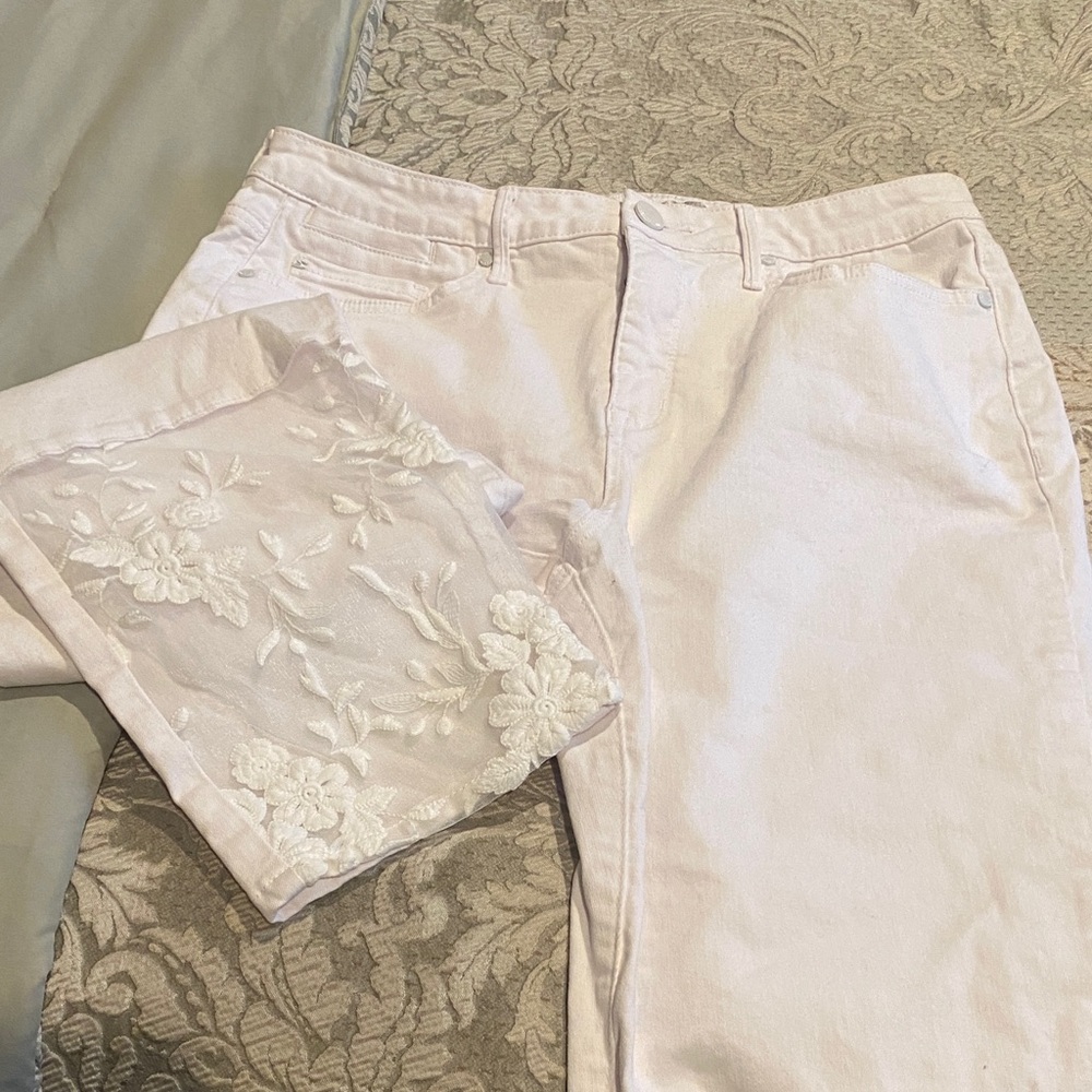 Seven7 Women's White Straight Leg Jeans size 16